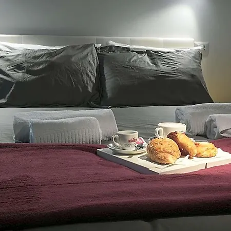 Bed & Breakfast Maison San Gregorio 4*