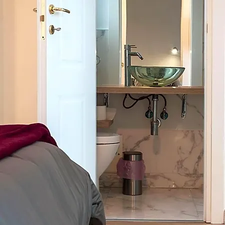 Bed & Breakfast Maison San Gregorio 4*