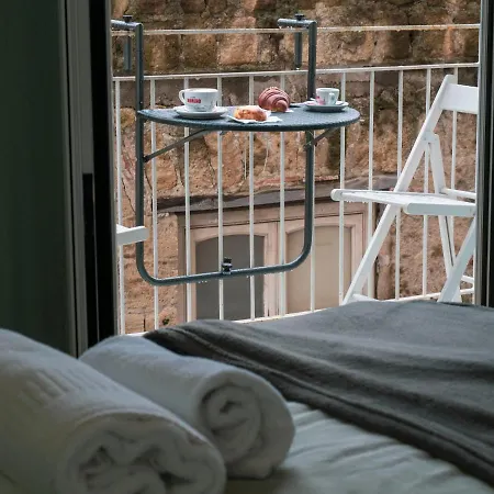 Maison San Gregorio Bed & Breakfast 4*