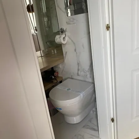 Maison San Gregorio Bed & Breakfast 4*